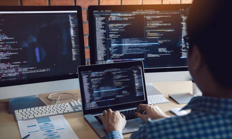数据科学选型:R与Python如何赋能泽普县网站建设?